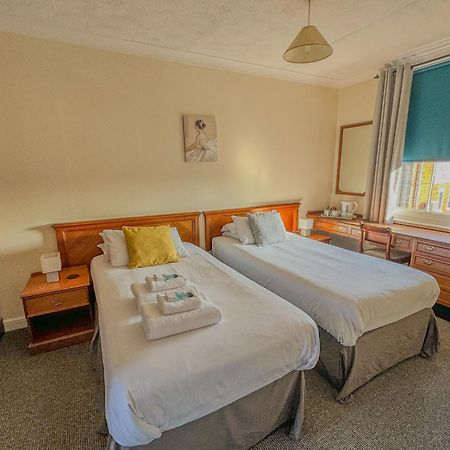 The White Horse Hotel Лейстън Екстериор снимка
