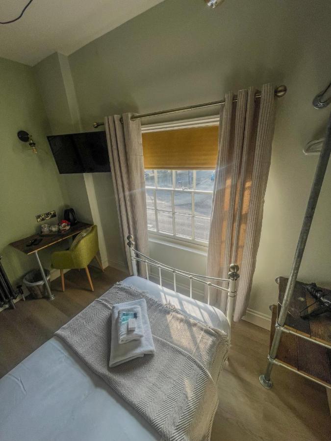 The White Horse Hotel Лейстън Екстериор снимка
