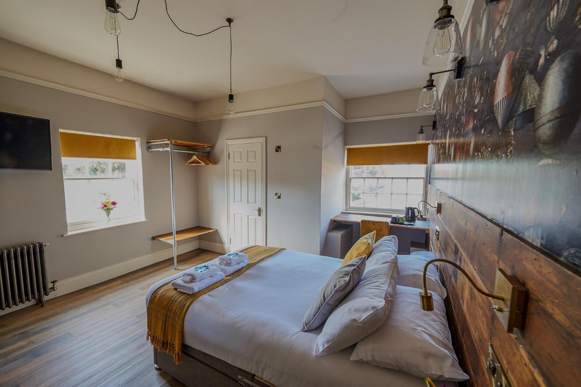 The White Horse Hotel Лейстън Екстериор снимка
